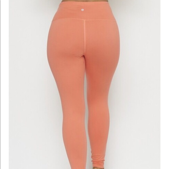 NEW! Solmi Yoga Leggings - Picture 2 of 4